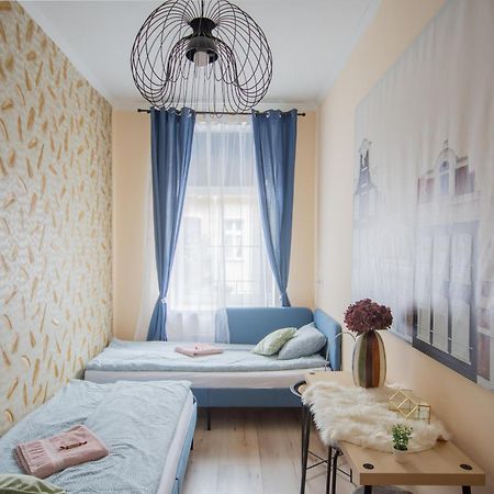 Quiet Rooms In The Bustling City Center Budapest Exterior photo